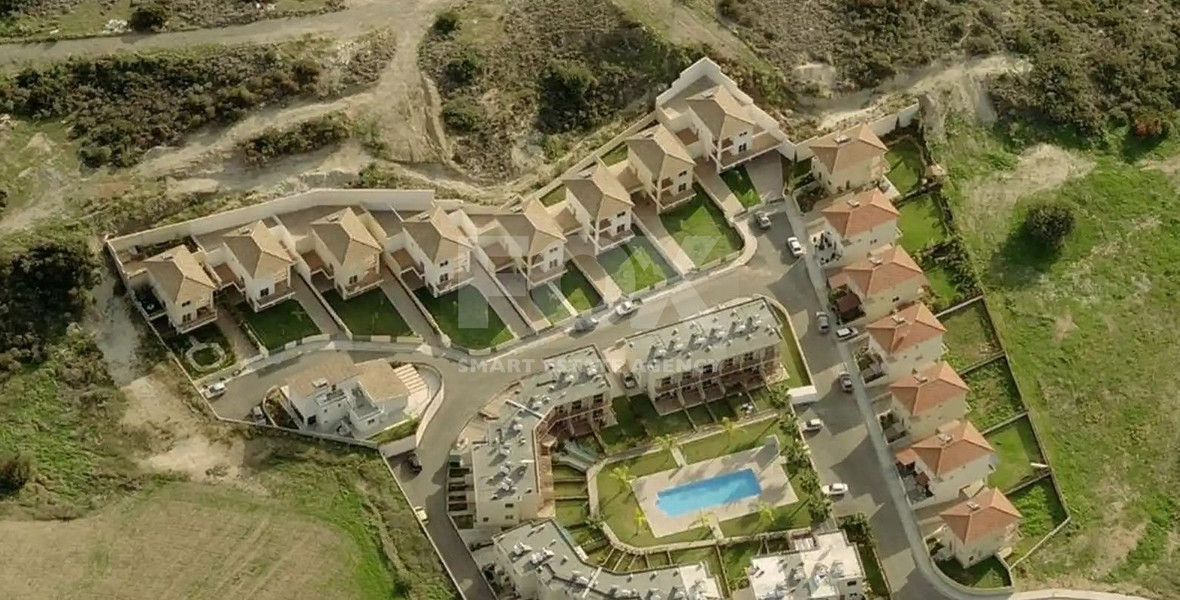 Spacious four bedroom house with private garden and pool  in Mouttagiaka