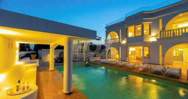 Stunning Six Bedroom Detached Villa in Coral Bay, Paphos