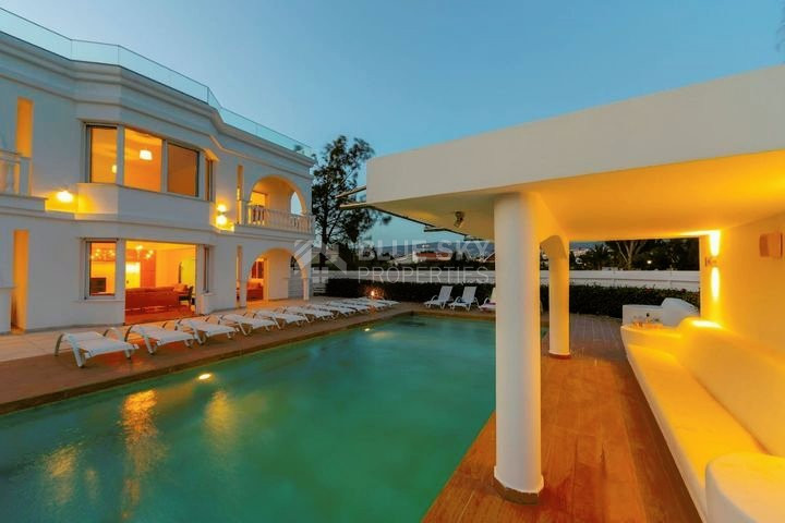 Stunning Six Bedroom Detached Villa in Coral Bay, Paphos