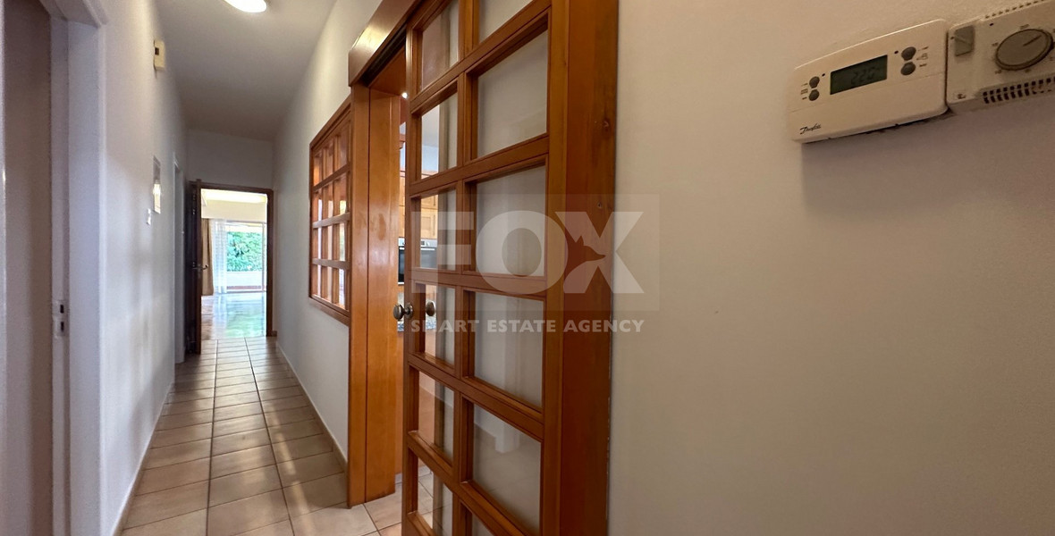 Spacious ground floor Apartment in Agia Zoni  for residential or commercial use.