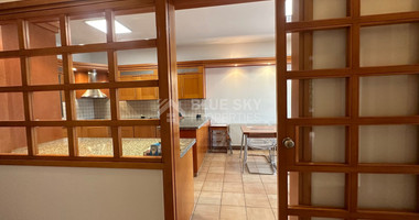 Spacious ground floor Apartment in Agia Zoni  for residential or commercial use.