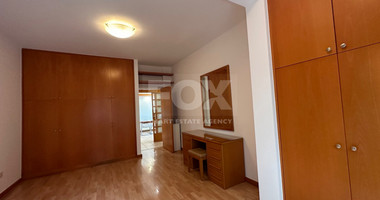 Spacious ground floor Apartment in Agia Zoni  for residential or commercial use.