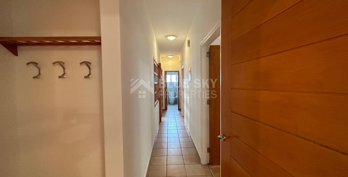 Spacious ground floor Apartment in Agia Zoni  for residential or commercial use.