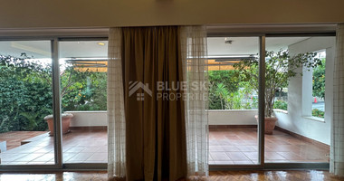 Spacious ground floor Apartment in Agia Zoni  for residential or commercial use.