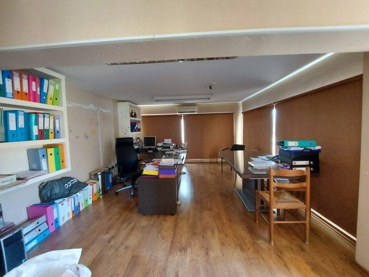 Tienda 93 m² en Pafos, Chipre