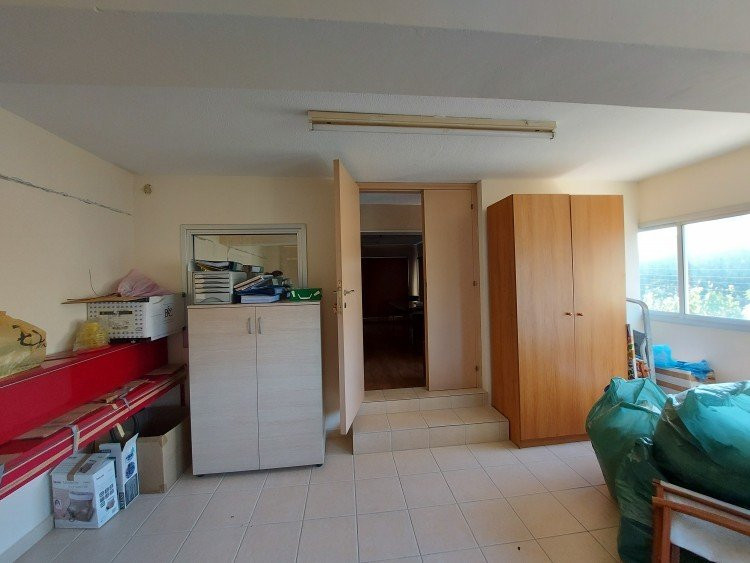 Tienda 93 m² en Pafos, Chipre