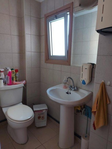 Tienda 93 m² en Pafos, Chipre