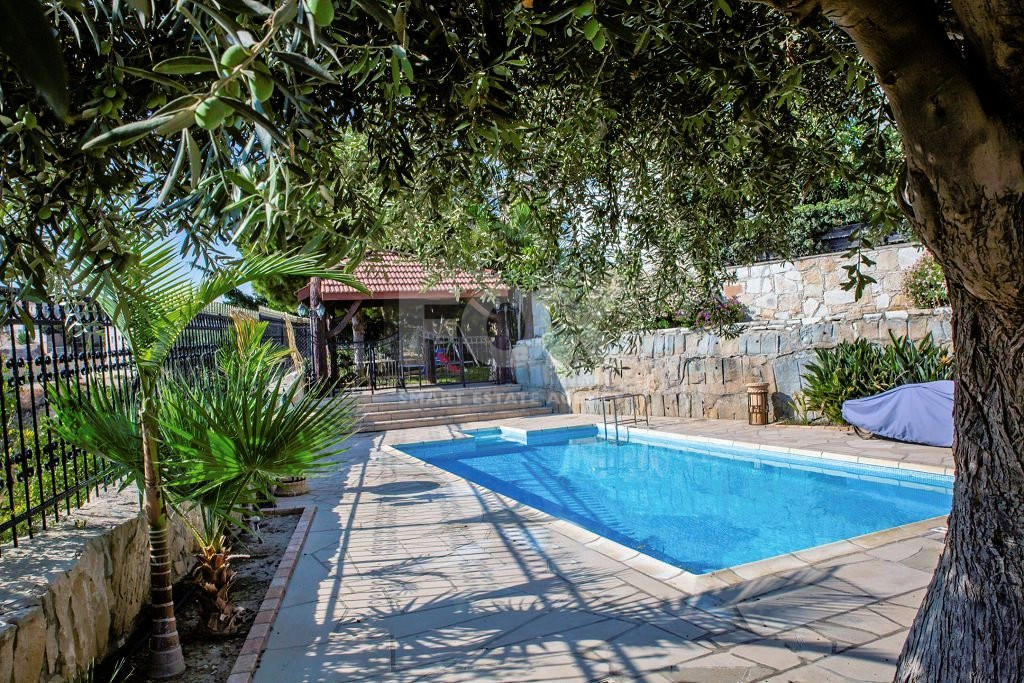 6 Bed House For Sale In Panthea (Agia Fyla)