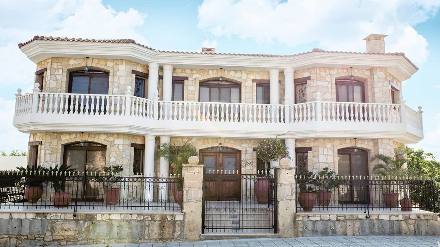 6 Bed House For Sale In Panthea (Agia Fyla)