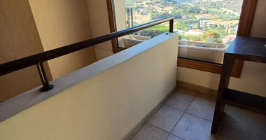 A private house with views over the Dam in the sought after location of Akrounda