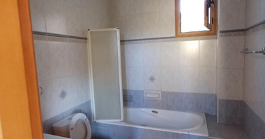 A private house with views over the Dam in the sought after location of Akrounda