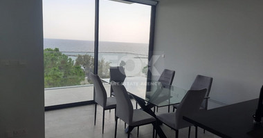 LUXURY FRONT LINE DUPLEX APARTMENT WITH ROOF TERRACE AND PANORAMIC VIEWS FROM ALL SIDES.