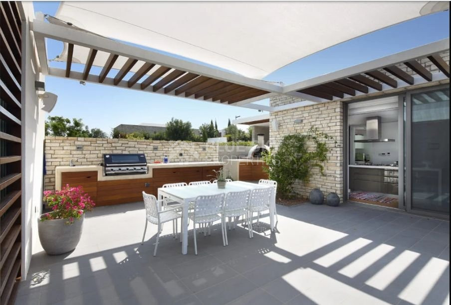 Spacious Detached Villa with private Pool in Tsada Community, Paphos