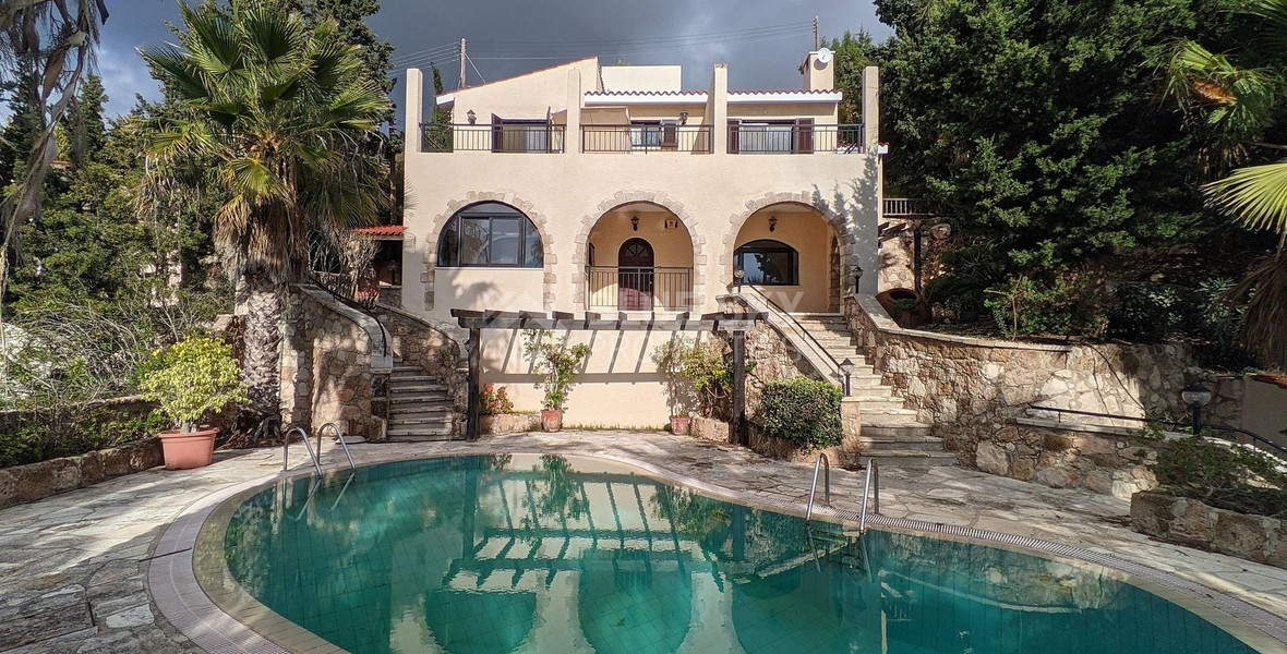 Three bedroom stunning villa , in Tala Paphos