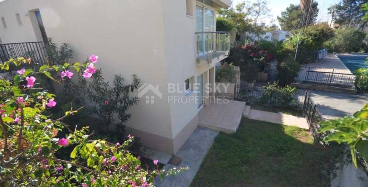 Modern  Detached House in Tombs Of the Kings for sale