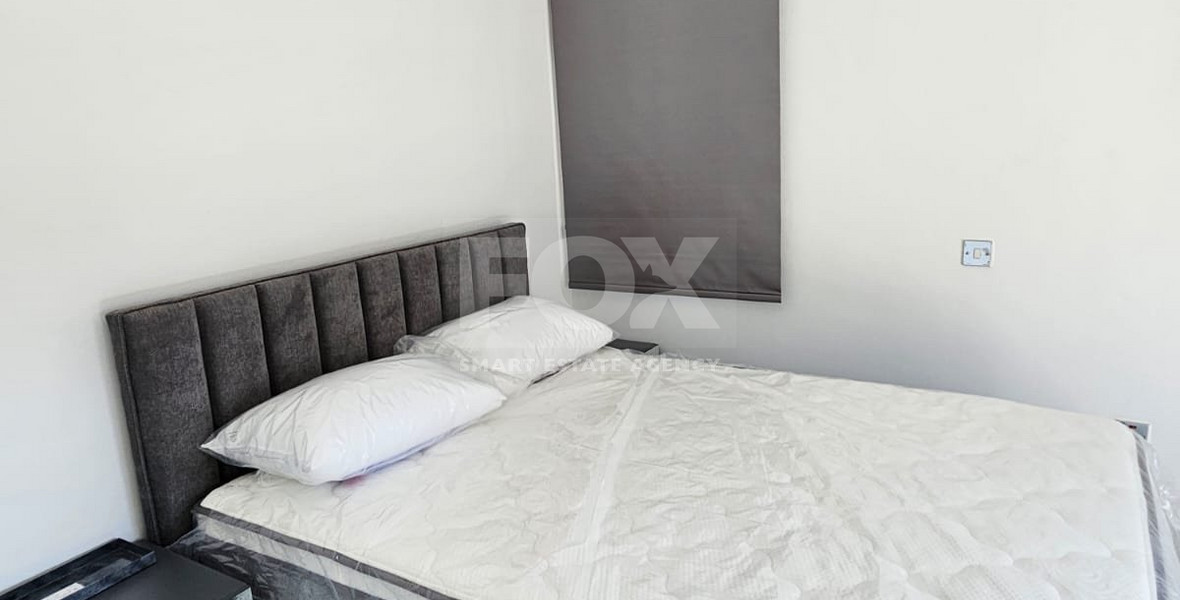Modern one Bedroom Apartment plus one independend groundfloor Studio in the heart of Universal