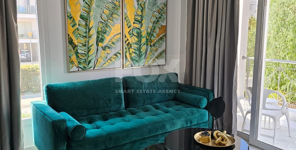 Modern one Bedroom Apartment plus one independend groundfloor Studio in the heart of Universal