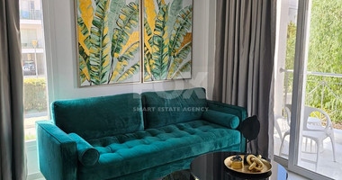 Modern one Bedroom Apartment plus one independend groundfloor Studio in the heart of Universal