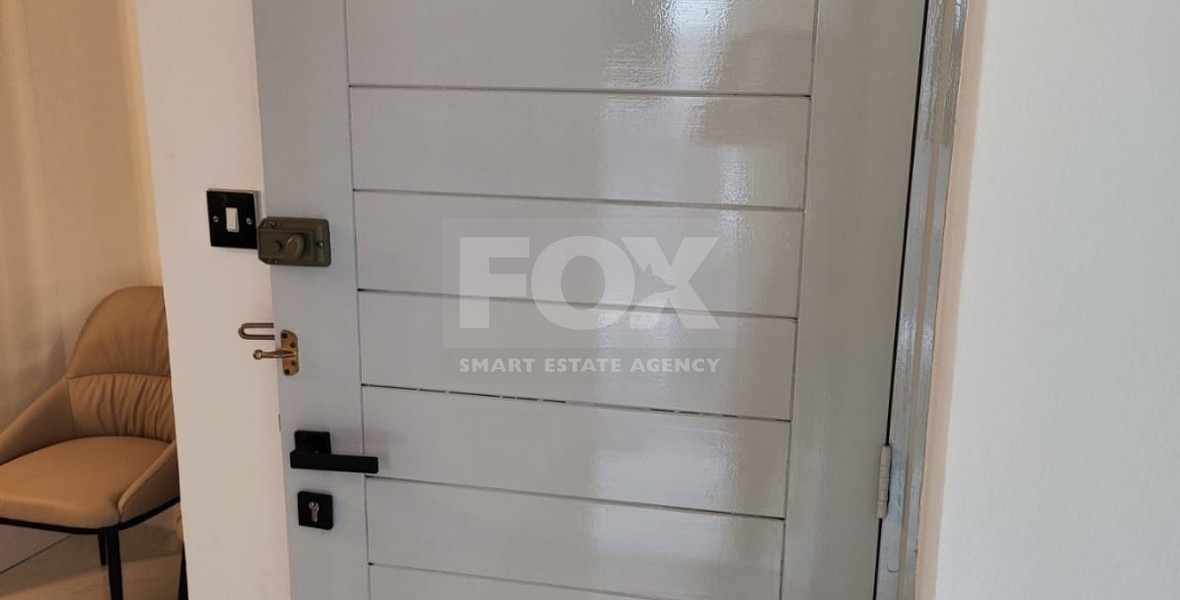 Modern one Bedroom Apartment plus one independend groundfloor Studio in the heart of Universal