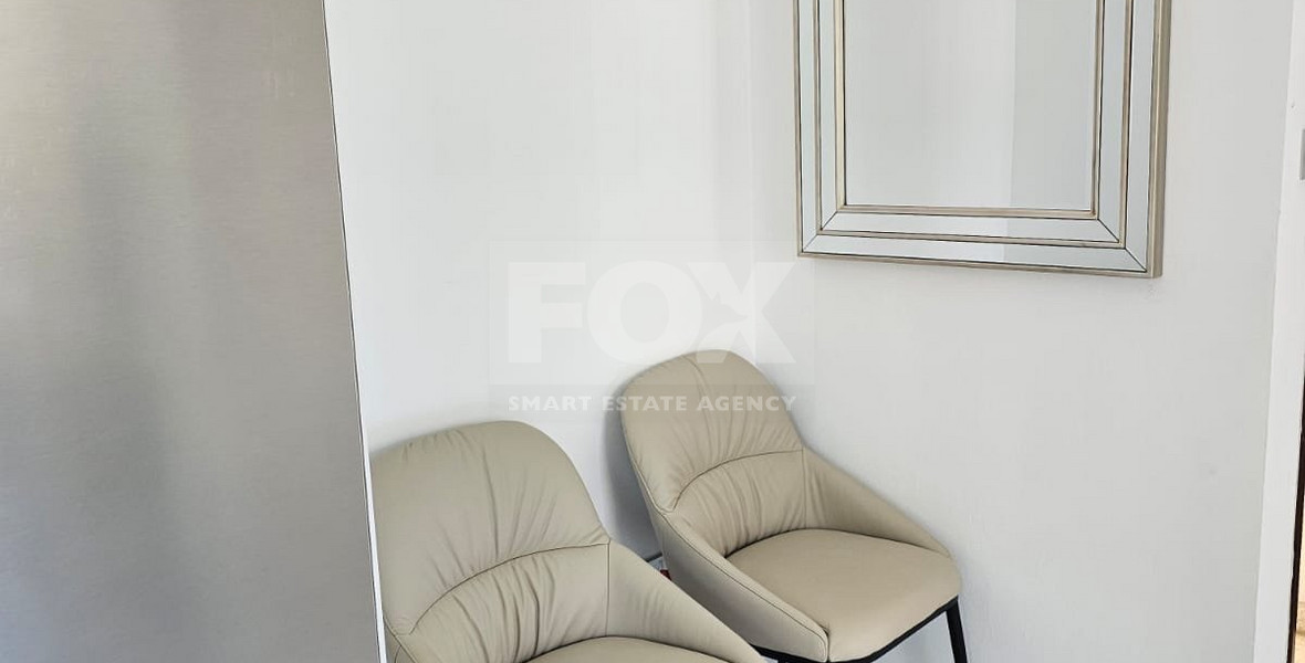 Modern one Bedroom Apartment plus one independend groundfloor Studio in the heart of Universal