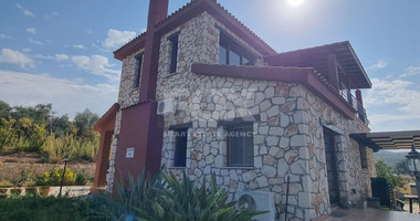 For Sale: Stunning Detached Villa on a large plot with Sea View and Pool in Agia Marina Chrysochous