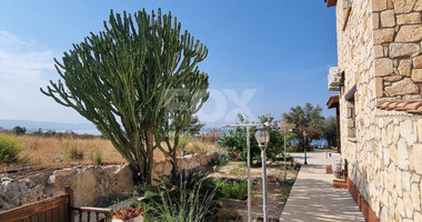 For Sale: Stunning Detached Villa on a large plot with Sea View and Pool in Agia Marina Chrysochous