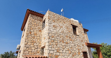 For Sale: Stunning Detached Villa on a large plot with Sea View and Pool in Agia Marina Chrysochous