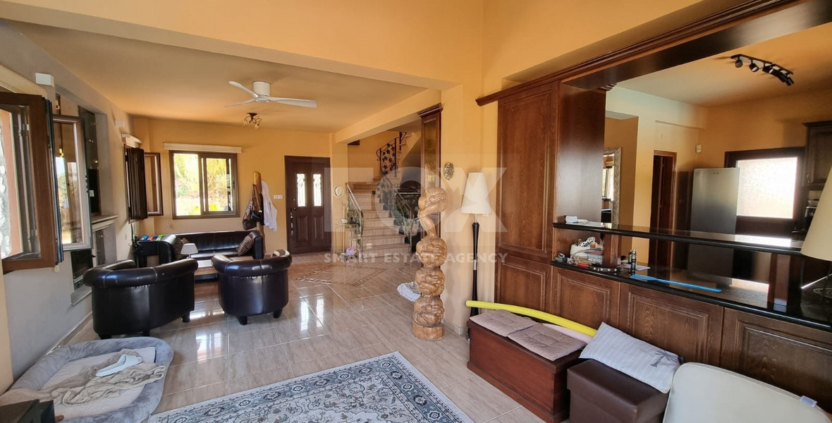 For Sale: Stunning Detached Villa on a large plot with Sea View and Pool in Agia Marina Chrysochous