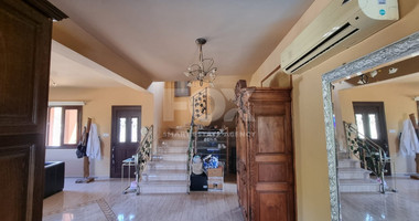For Sale: Stunning Detached Villa on a large plot with Sea View and Pool in Agia Marina Chrysochous