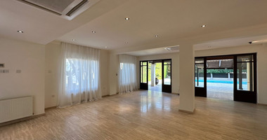 STUNNING 5 BEDROOM VILLA ON LARGE PLOT WITH SWIMMING POOL - LARGE GARDEN- EXTRA SEPARATE  APARTMENT - CENTAL LIMASSOL