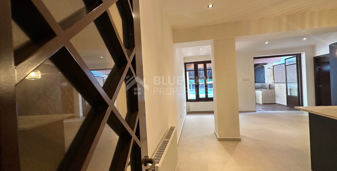 STUNNING 5 BEDROOM VILLA ON LARGE PLOT WITH SWIMMING POOL - LARGE GARDEN- EXTRA SEPARATE  APARTMENT - CENTAL LIMASSOL