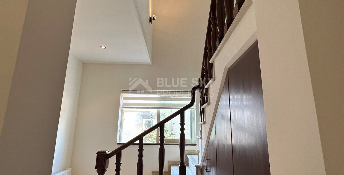 STUNNING 5 BEDROOM VILLA ON LARGE PLOT WITH SWIMMING POOL - LARGE GARDEN- EXTRA SEPARATE  APARTMENT - CENTAL LIMASSOL