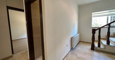 STUNNING 5 BEDROOM VILLA ON LARGE PLOT WITH SWIMMING POOL - LARGE GARDEN- EXTRA SEPARATE  APARTMENT - CENTAL LIMASSOL