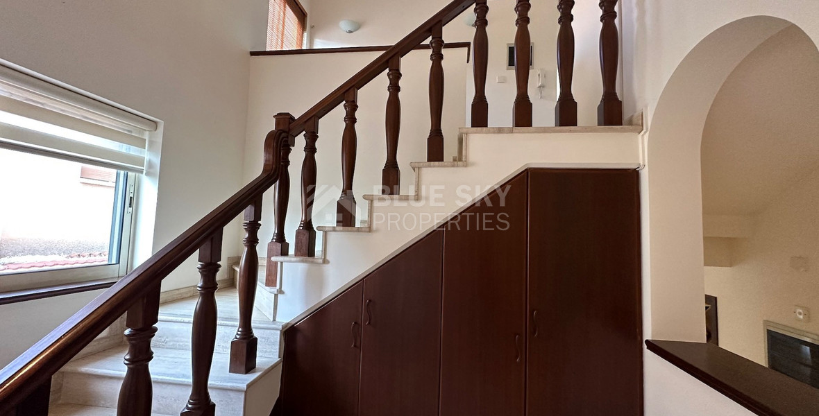 STUNNING 5 BEDROOM VILLA ON LARGE PLOT WITH SWIMMING POOL - LARGE GARDEN- EXTRA SEPARATE  APARTMENT - CENTAL LIMASSOL