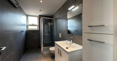 STUNNING 5 BEDROOM VILLA ON LARGE PLOT WITH SWIMMING POOL - LARGE GARDEN- EXTRA SEPARATE  APARTMENT - CENTAL LIMASSOL