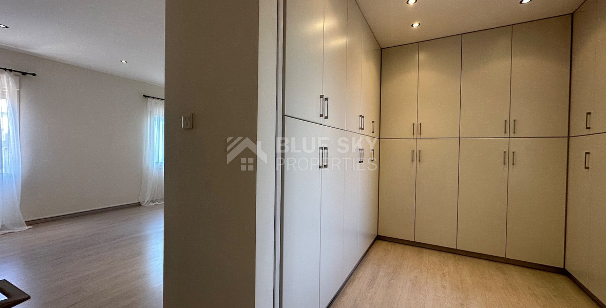 STUNNING 5 BEDROOM VILLA ON LARGE PLOT WITH SWIMMING POOL - LARGE GARDEN- EXTRA SEPARATE  APARTMENT - CENTAL LIMASSOL