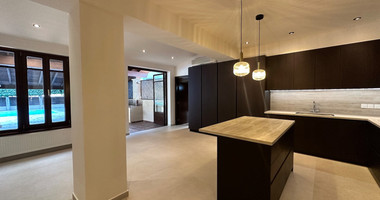 STUNNING 5 BEDROOM VILLA ON LARGE PLOT WITH SWIMMING POOL - LARGE GARDEN- EXTRA SEPARATE  APARTMENT - CENTAL LIMASSOL