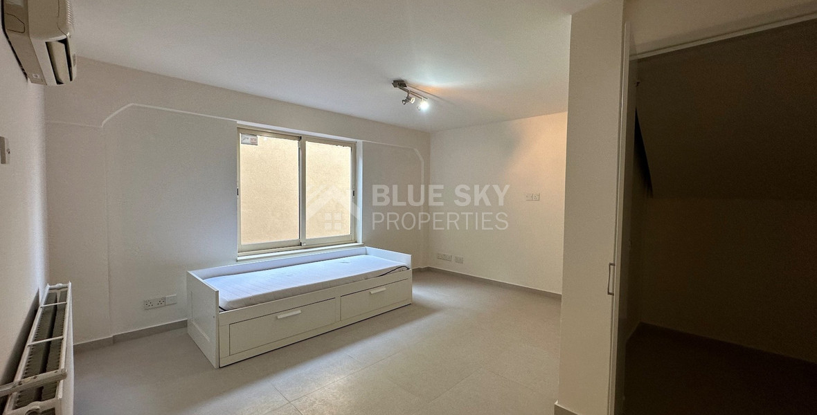 STUNNING 5 BEDROOM VILLA ON LARGE PLOT WITH SWIMMING POOL - LARGE GARDEN- EXTRA SEPARATE  APARTMENT - CENTAL LIMASSOL