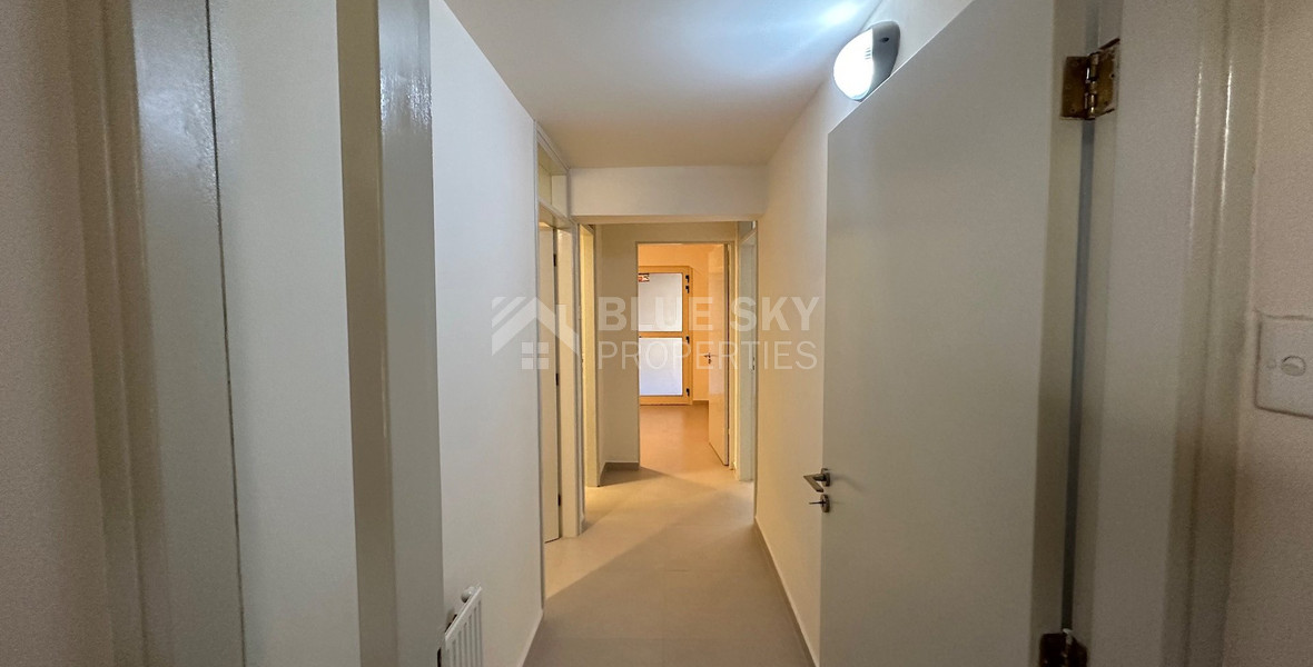 STUNNING 5 BEDROOM VILLA ON LARGE PLOT WITH SWIMMING POOL - LARGE GARDEN- EXTRA SEPARATE  APARTMENT - CENTAL LIMASSOL