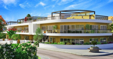 Three Bed luxury apartment In the city center of Paphos, for sale.
