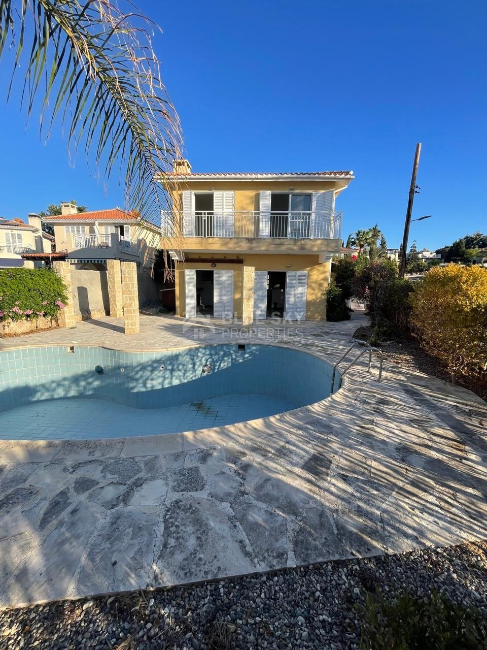 Three bedroom detached villa with swimming pool in Argaka