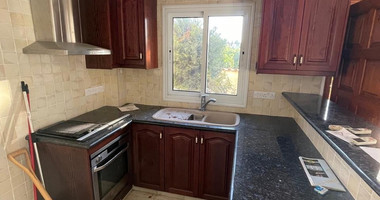 Three bedroom detached villa with swimming pool in Argaka