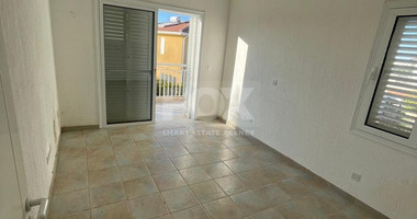 Three bedroom detached villa with swimming pool in Argaka