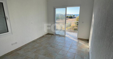 Three bedroom detached villa with swimming pool in Argaka