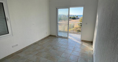 Three bedroom detached villa with swimming pool in Argaka