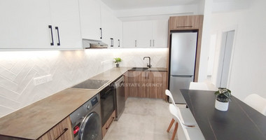 Modern three Bedroom, Ground Floor Apartment with a small Garden  in Geroskipou