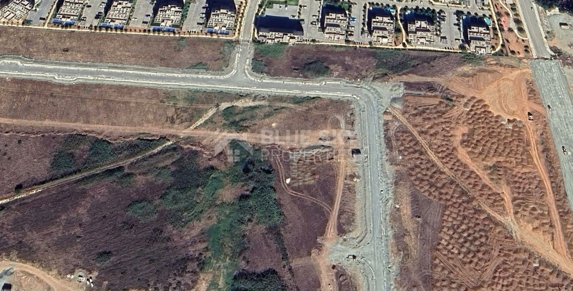 Large plot of 693 m2 for sale in Tserkezoi, Limassol