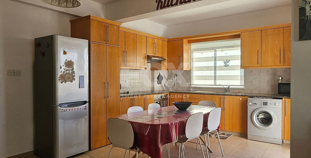 Stunning Fully Furnished Penthouse Apartment in Universal, Paphos