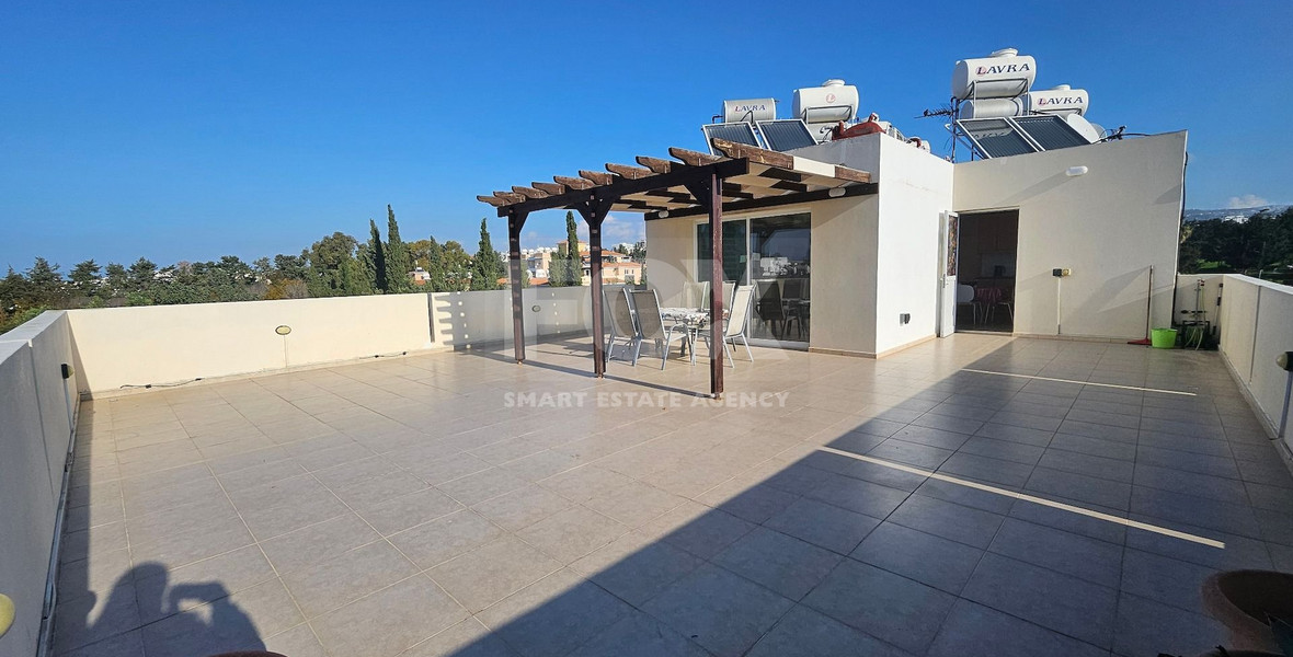 Stunning Fully Furnished Penthouse Apartment in Universal, Paphos
