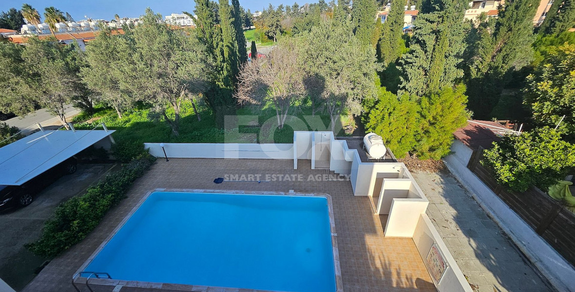 Stunning Fully Furnished Penthouse Apartment in Universal, Paphos